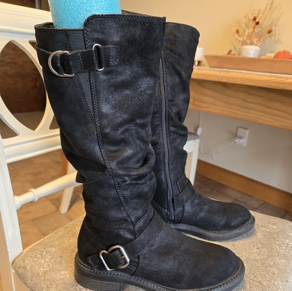 Womans black boots size 7 - Picture 2 of 6